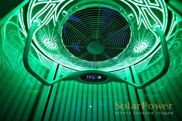 Соларно студио SolarPower София Център - солариум megaSun pureEnergy 5.0 - прозрачен акрилен таван с графични орнаменти